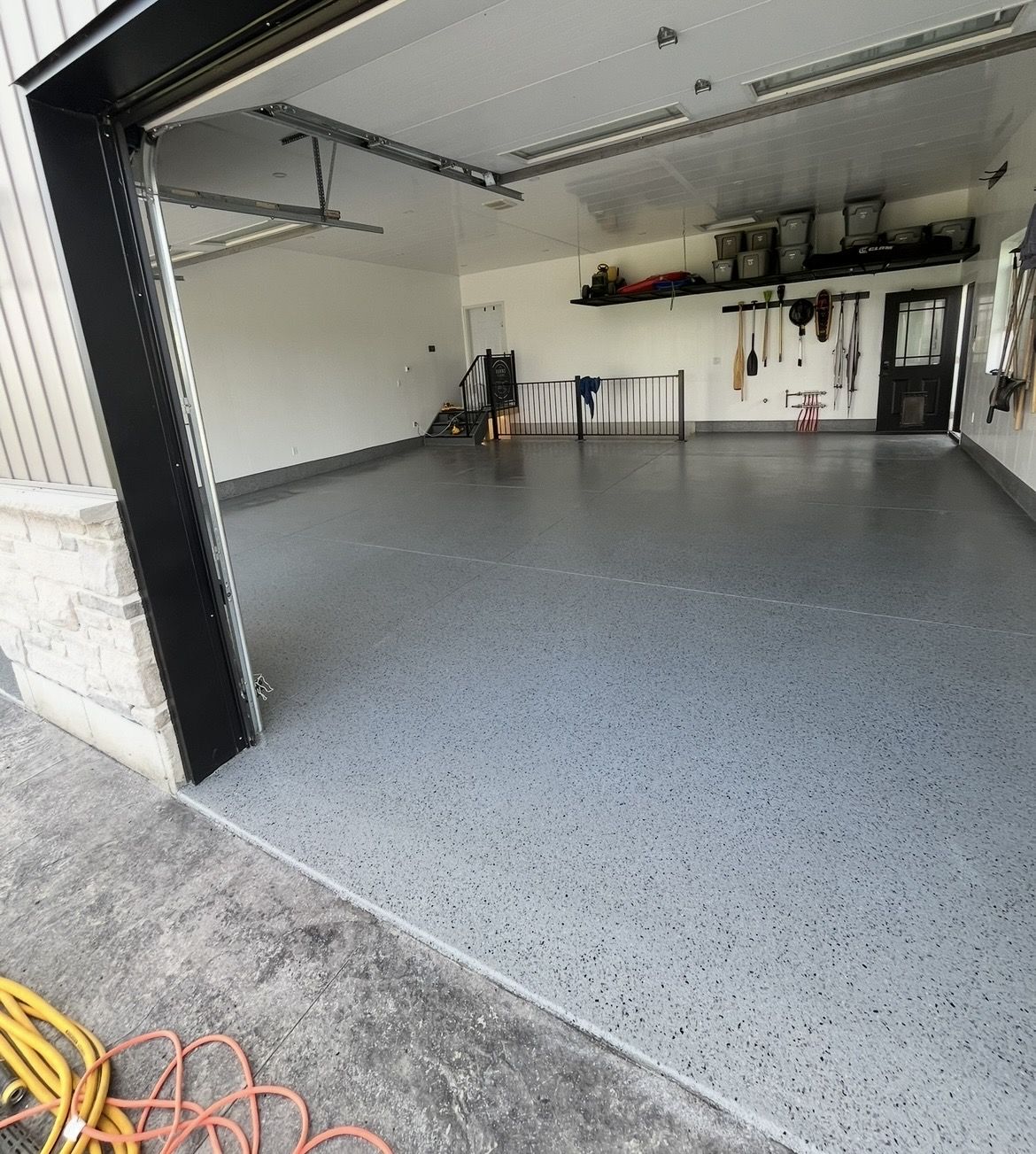 Epoxy floor with flake system