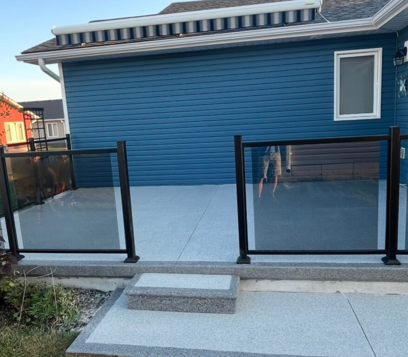 Polyaspartic flake system with boarders