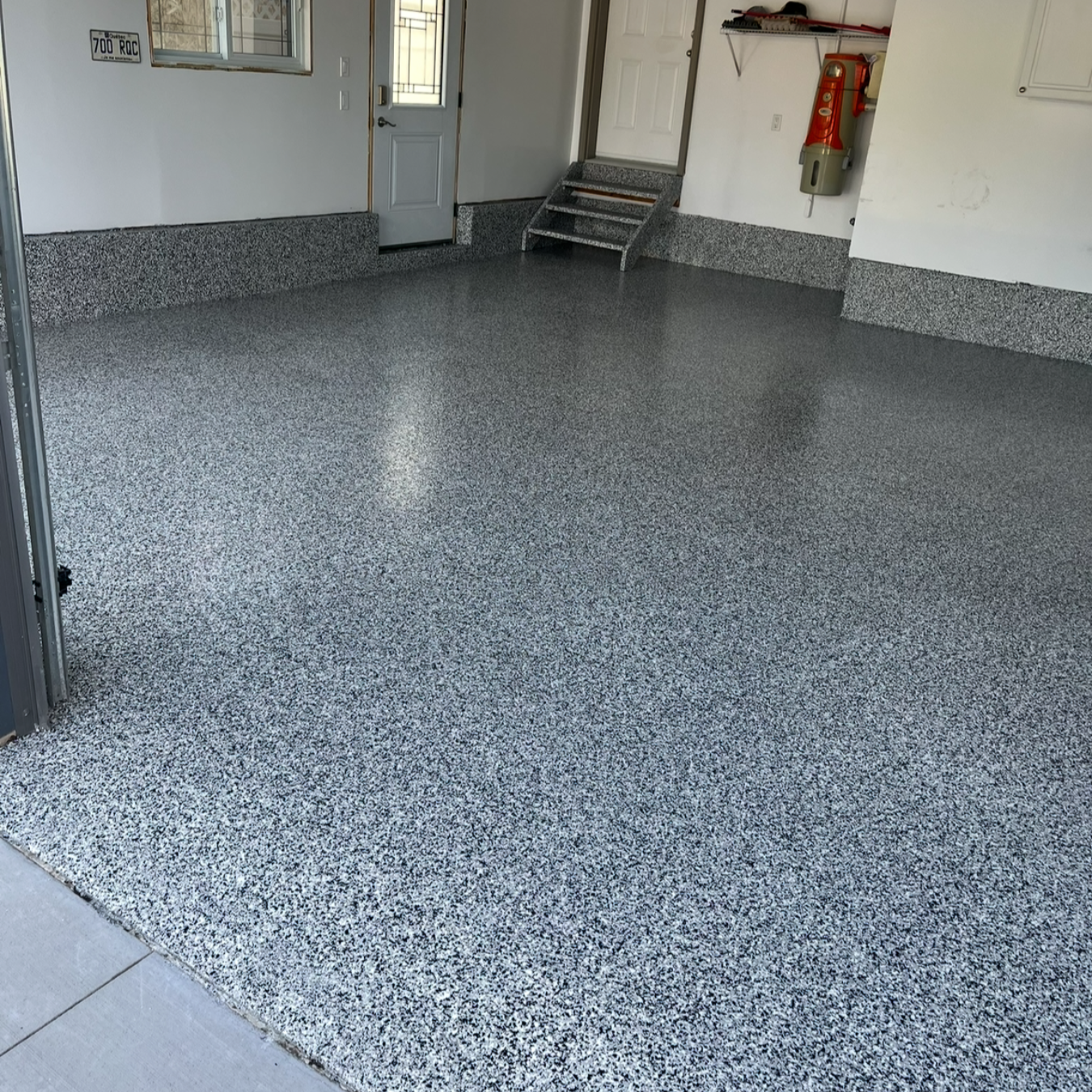 Epoxy floor with flake system